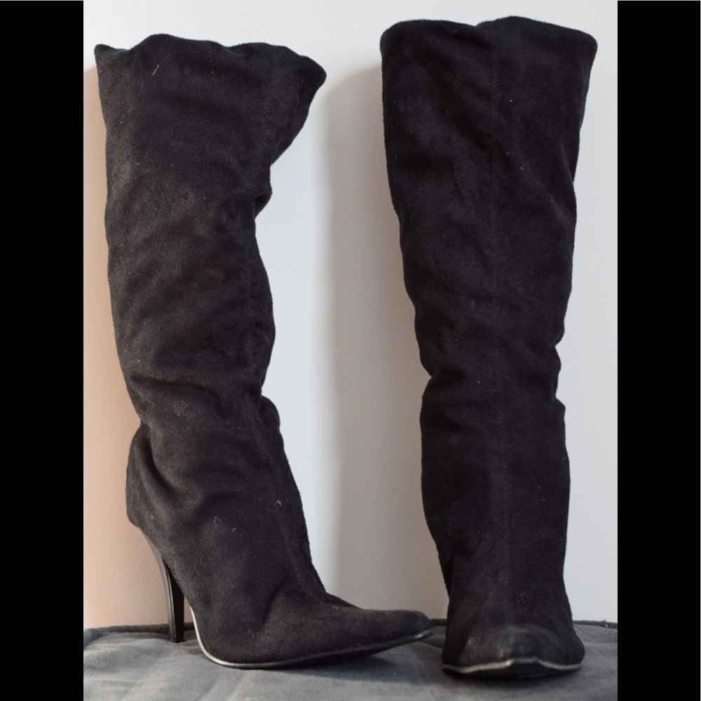 Fabulare “Cecilia” Heeled Faux Suede Boots 👢